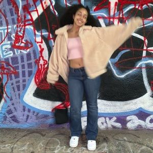 Meet your Posher, Paris